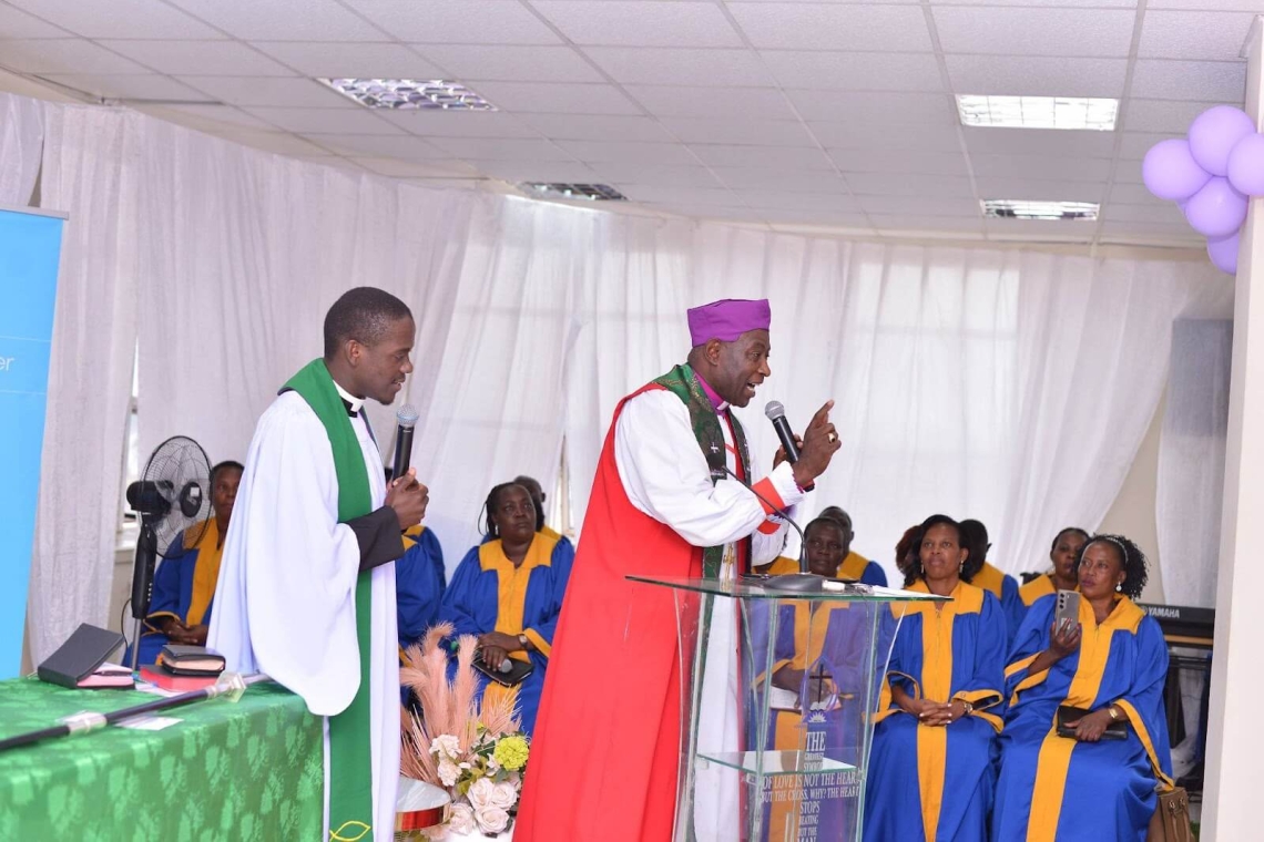 The Most Rev. Steven Kazimba Mugalu nga awa obubaka bwe The Most Rev. Steven Kazimba Mugalu nga awa obubaka bwe